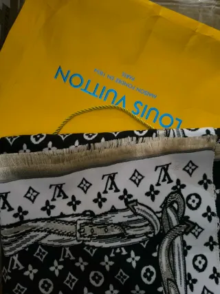 Bufanda Louis Vuitton Monogram Negra y Blanca