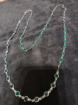 Collana con pietre verdi e argento