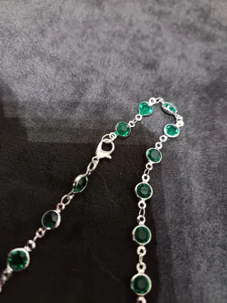 Collana con pietre verdi e argento