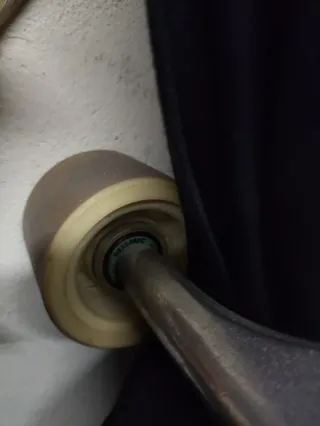 2 Skate de madera y ruedas grandes