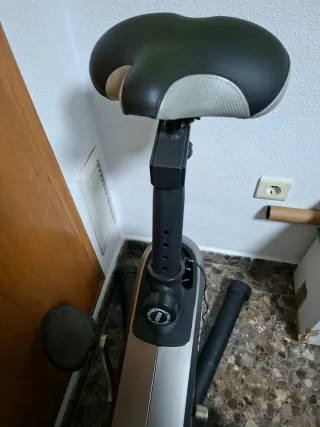 Bicicleta Estática Gris y Naranja