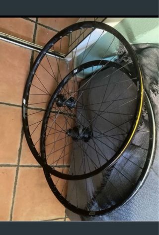 Llantas XCR Boost Centerlock en buen estado .