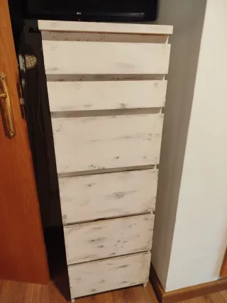 Todo 50€ Cómoda,mesitas noche y mueble ikea