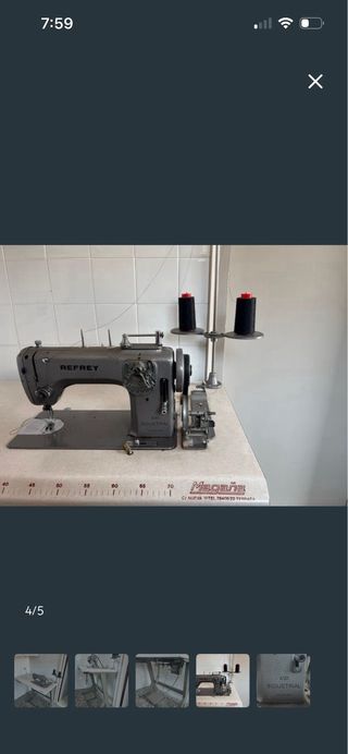 Máquina de coser industrial con mesa