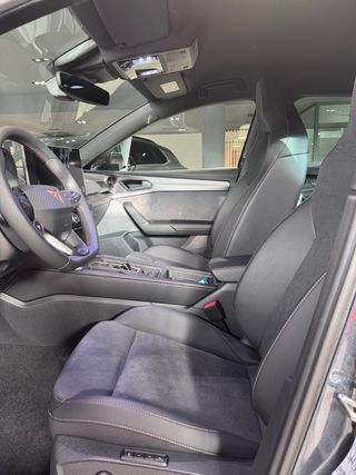 CUPRA Leon Beyond Familiar