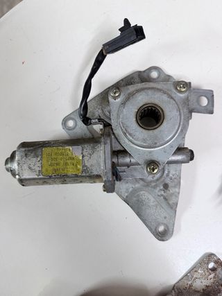 Interruptor motores elevalunas Nissan Patrol RD28