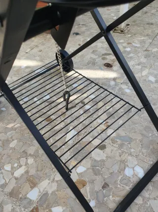 Barbacoa metálica negra