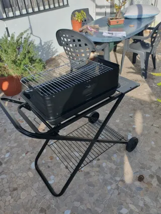 Barbacoa metálica negra