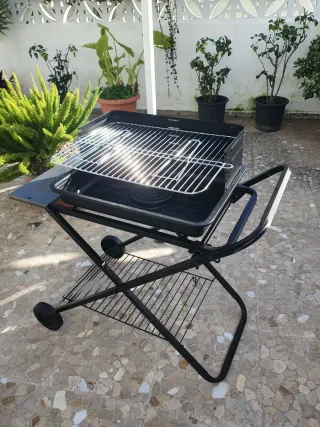 Barbacoa metálica negra