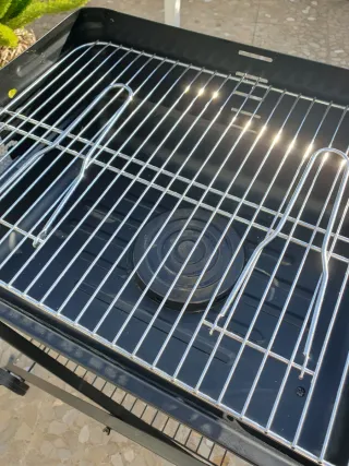 Barbacoa metálica negra