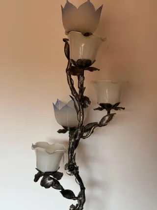 Lámpara de pie antigua estilo floral