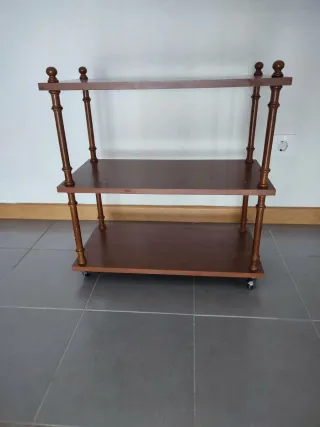 Mueble auxiliar de madera