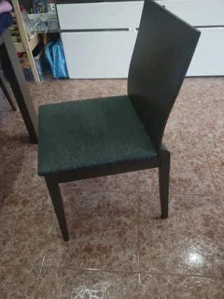 Mesa y 4 Sillas Comedor
