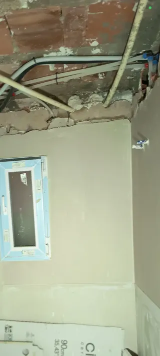 Quitar gotelé reparación de grietas enlucido yeso