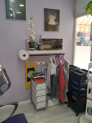 Mobiliario Peluquería Completo