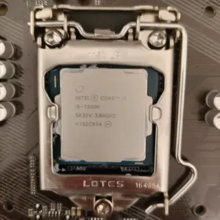 Placa Base Gigabyte + Intel I5 7600K