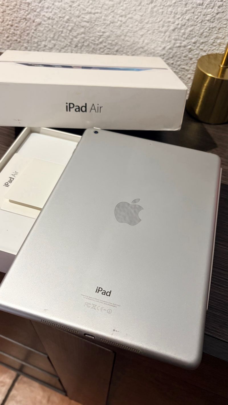 iPad Air WiFi 16GB Plata. Año 2013. Ya no actualiz afbeelding 2