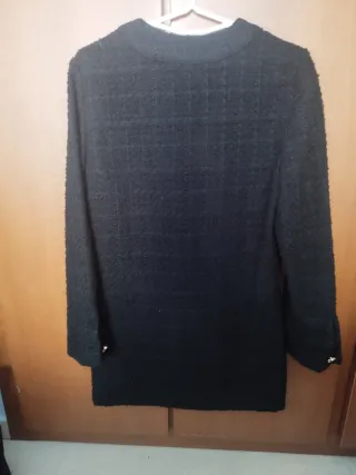 Vestido Zara negro botones dorados estilo Chanel