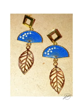 Pendientes abanico con hoja dorada