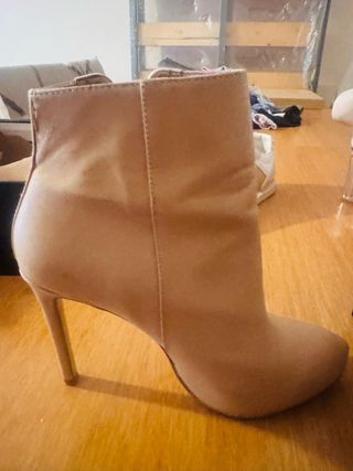 Botines Beige Tacón Alto