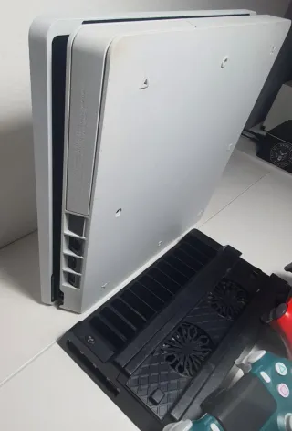 Playstation 4 Slim 1TB