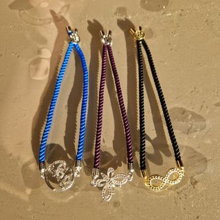 3 Pulseras Ajustables con Dijes Nuevas