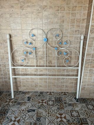 Cabecero forja blanco y azul 135cm