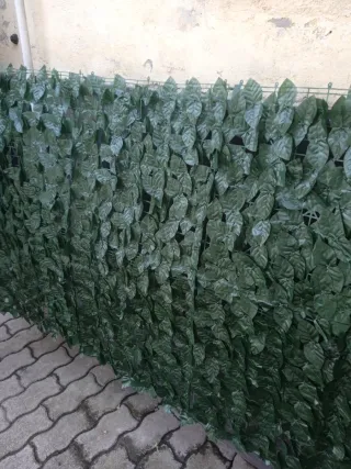 Pannello decorativo con foglie verdi