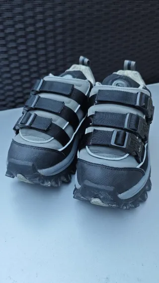 Zapatos ART negros y grises