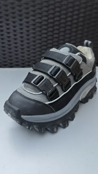 Zapatos ART negros y grises