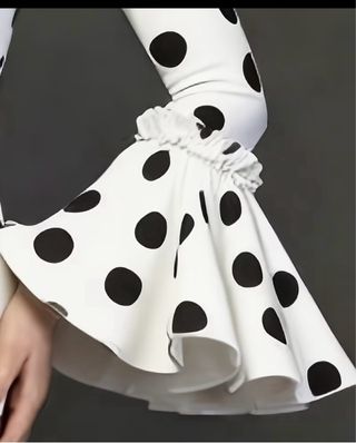 Vestido Flamenca Lunares Blanco y Negro