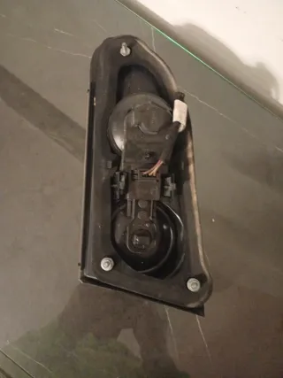Piloto Portón Trasero Izquierdo Córdoba 6L