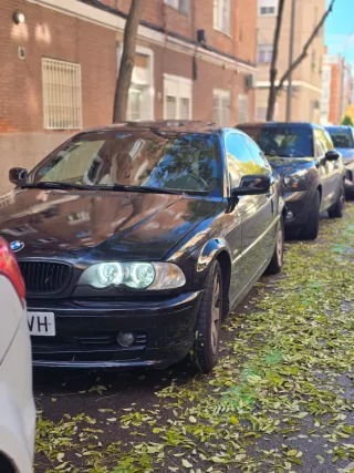 Vendo lindo bmw 320IC con pegatina C