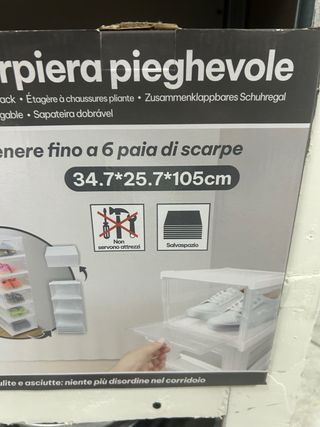 Scarpiera pieghevole bianca e trasparente