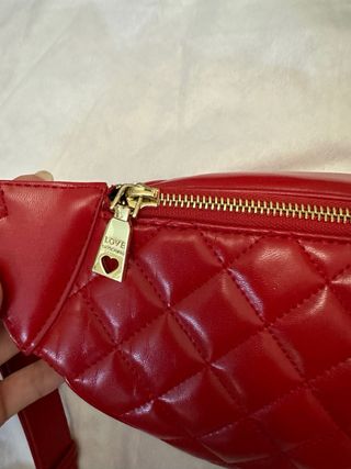 Riñonera Love Moschino Roja Acolchada