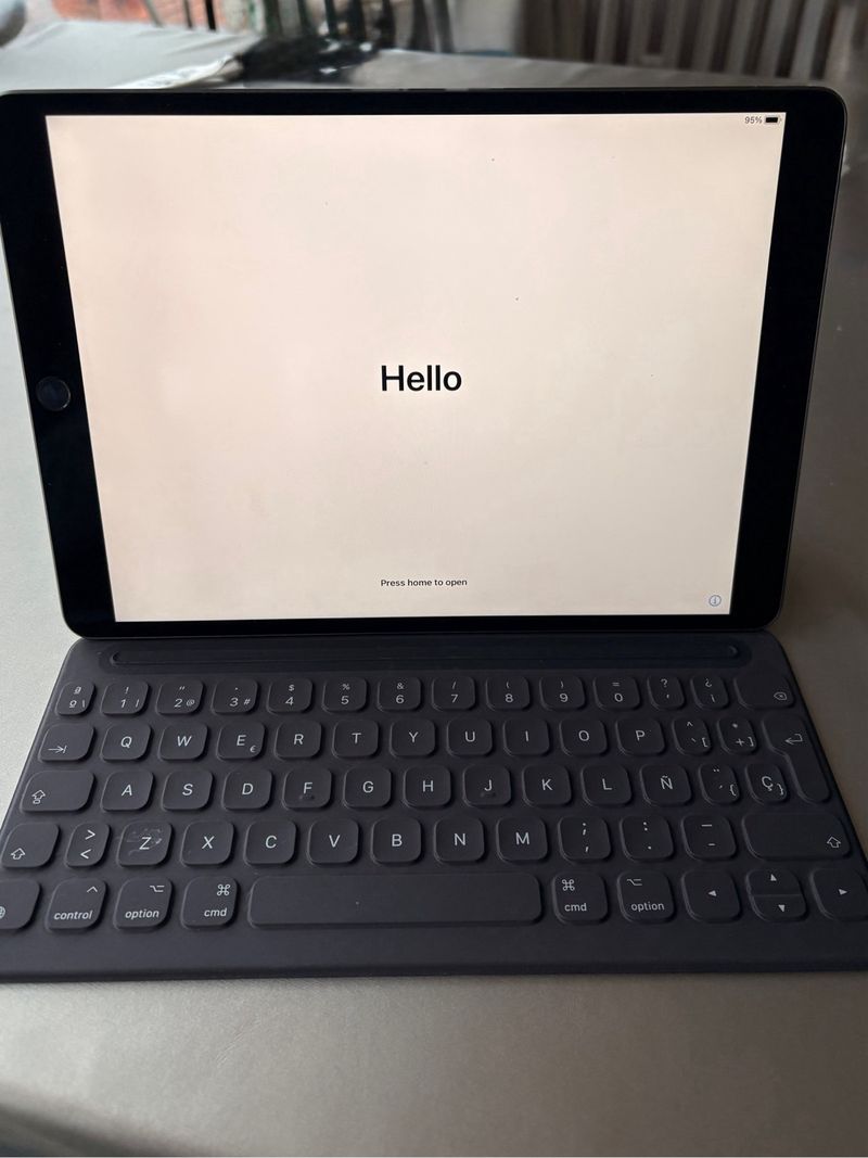 iPad Air 3ª Gen + Teclado Original afbeelding 6