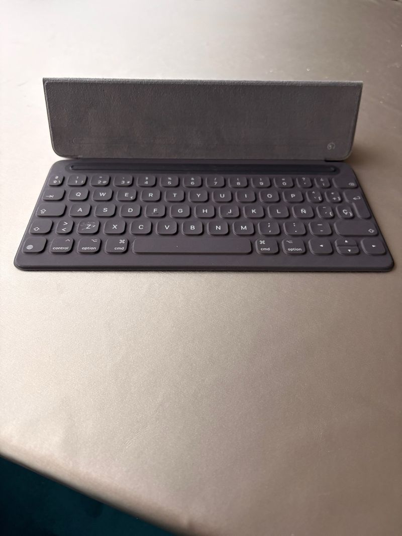 iPad Air 3ª Gen + Teclado Original afbeelding 5