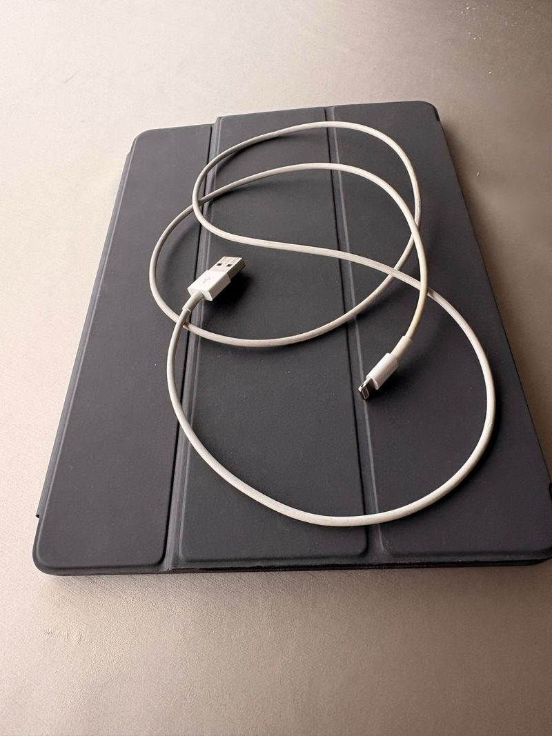 iPad Air 3ª Gen + Teclado Original afbeelding 7