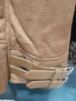 Chaquetón Pull and Bear pelo marrón