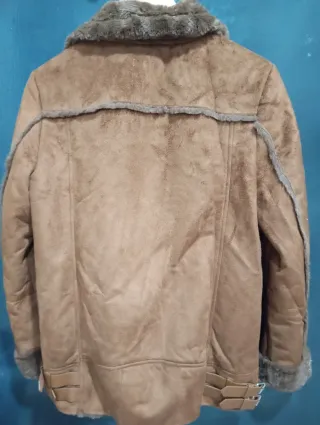 Chaquetón Pull and Bear pelo marrón