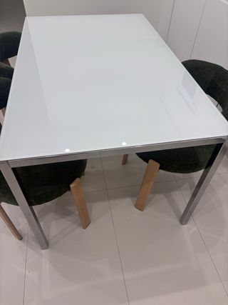 Mesa Comedor IKEA Cristal y Metal