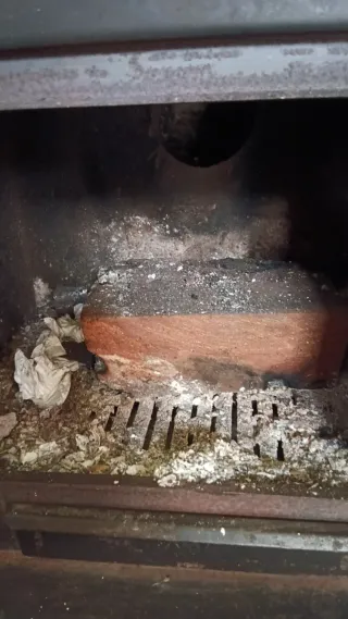 Estufa de hierro negra