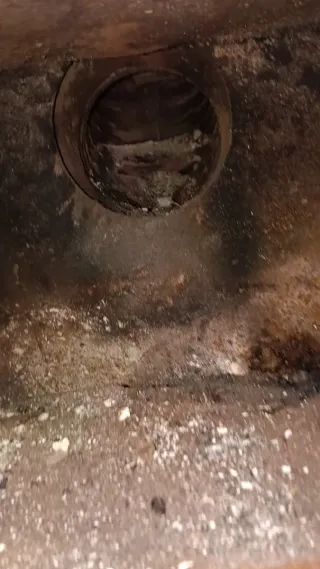 Estufa de hierro negra