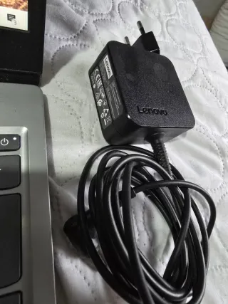 Portátil Lenovo Plateado