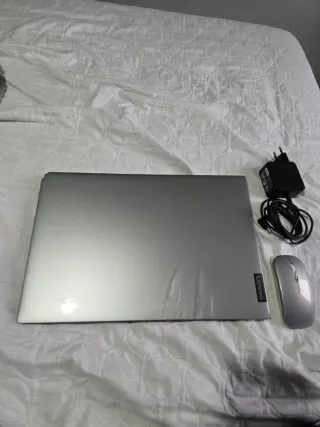 Portátil Lenovo Plateado