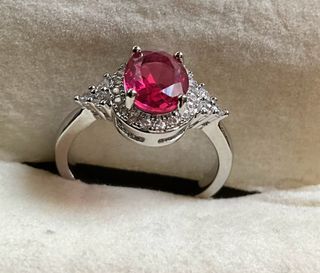 Anello donna con pietra ovale rosa