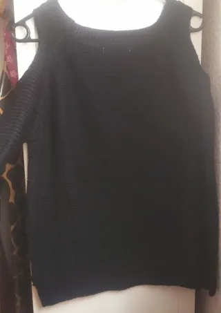 Jersey Negro Hombros Descubiertos