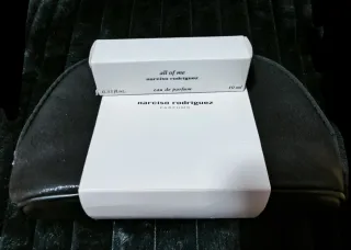 Neceser y perfume Narciso Rodriguez