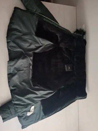 Cazadora Zara verde con capucha