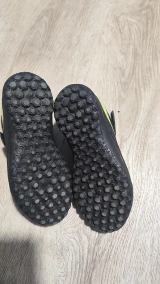 Botas de fútbol para niño negras